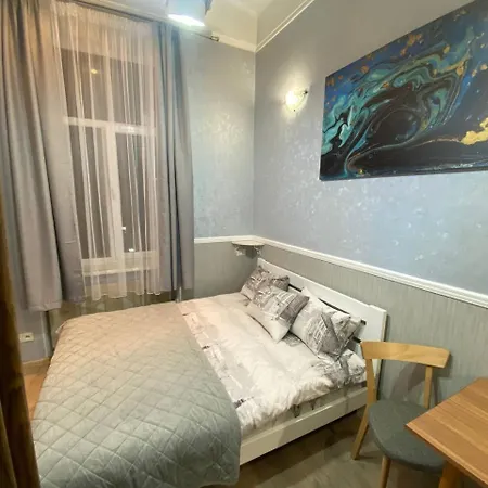 по вулиці академіка кравчука м - початок вулиці личаківської