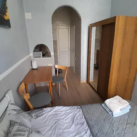 по вулиці академіка кравчука м - початок вулиці личаківської Apartment *