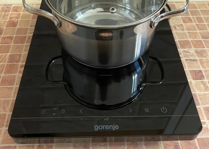 на вулиці кравчука-личаківська бічна *